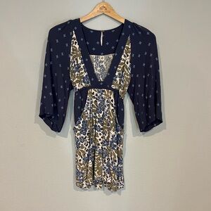 Free People Woman’s tie waist navy & green half sleeve floral dress size x small
